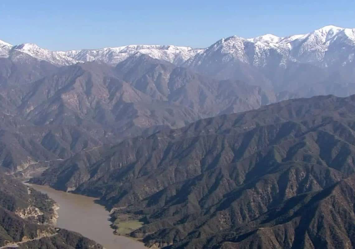 דרום קליפורניה: בת 40 חולצה במסוק לאחר שנפלה מגובה 60 מטר