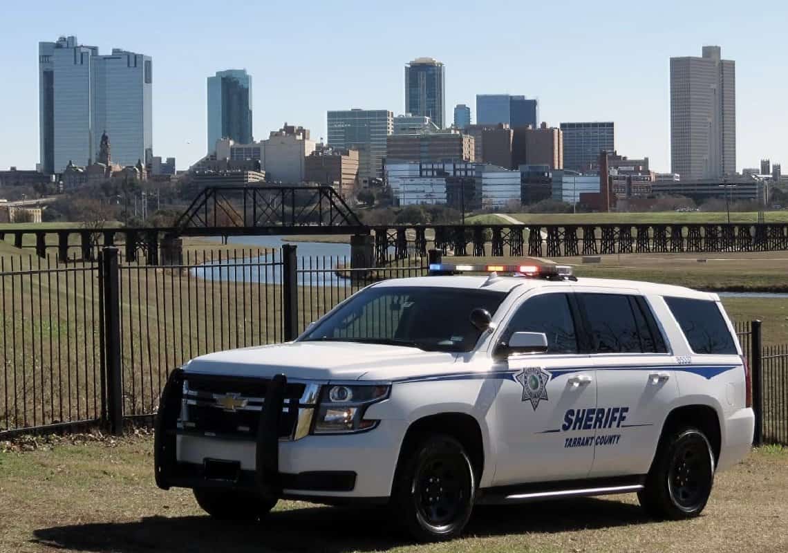 בגלל ריב על בחורה: נער בן 17 מטקסס ירה בבן 14