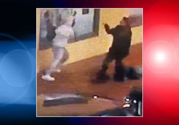 מעשה גבורה דרמטי בלוס אנג'לס: צעירה הלכה ברחוב כשלפתע נגררה באכזריות, עובר אורח הציל את חייה