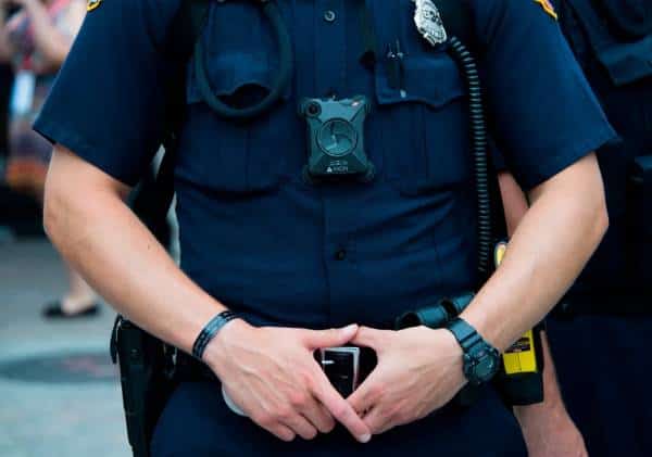 לוס אנג'לס מפיקה לקחים בעקבות המהומות: משרד השריף רוכש אלפי מצלמות גוף