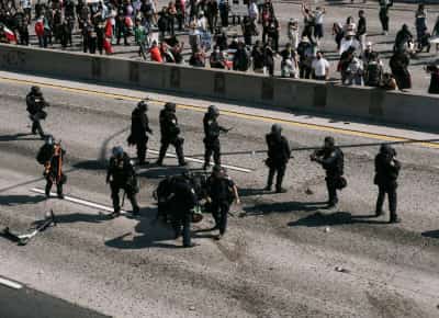 מלחמת אזרחים ומרגלים רוסים: איך דיסאינפורמציה הפכה את מחאות לוס אנג'לס לנשק פוליטי