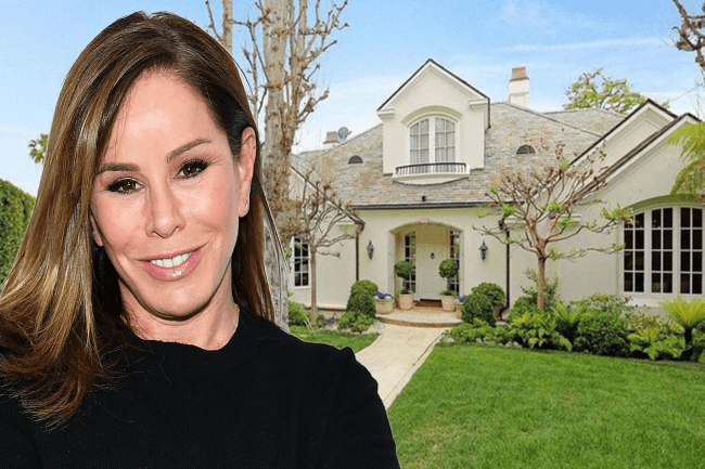 זו לא בדיחה: בתה של הקומיקאית ג'ואן ריברס מציעה את ביתה למכירה תמורת 6.2 מיליון דולרים