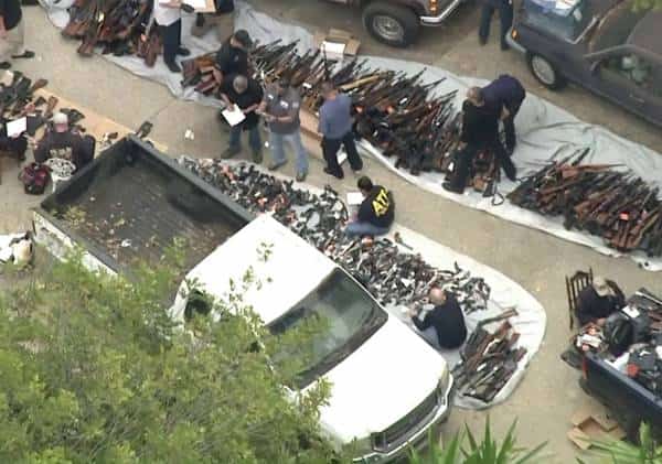 דיווח על פשיטה משטרתית נרחבת: מצבור של מאות כלי נשק אותר באזור בל אייר