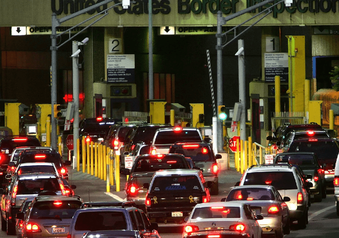 חשד לרצח מזעזע: תושב קליפורניה לקח את ילדיו למקסיקו, דקר אותם עשרות פעמים וחזר לארה"ב