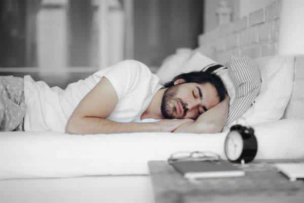 תשנו כל הדרך לבריאות טובה: הכירו את תנוחת השינה שתשפר לכם את הבריאות 