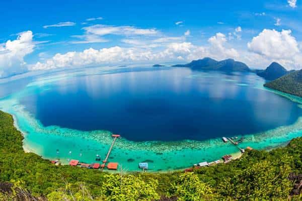 לנשים בלבד: מסע העצמה נשית אל יערות הגשם העתיקים בעולם שעל האי בורנאו 