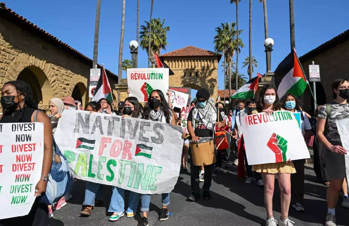 הסלמה בקליפורניה: סטודנטים תומכי-טרור השתלטו על לשכת נשיא אוניברסיטת סטנפורד