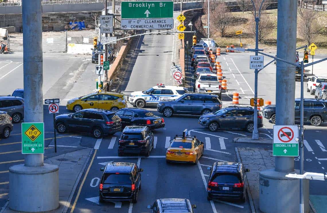 התחילו ללכת: ניו יורק מאשרת אגרה של 15 דולר על מכוניות שנכנסות למנהטן
