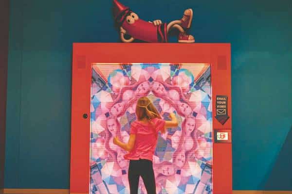 הכי צבעוני שיש: הקלידוסקופ החדש משגע את הילדים בפארק Crayola אורלנדו