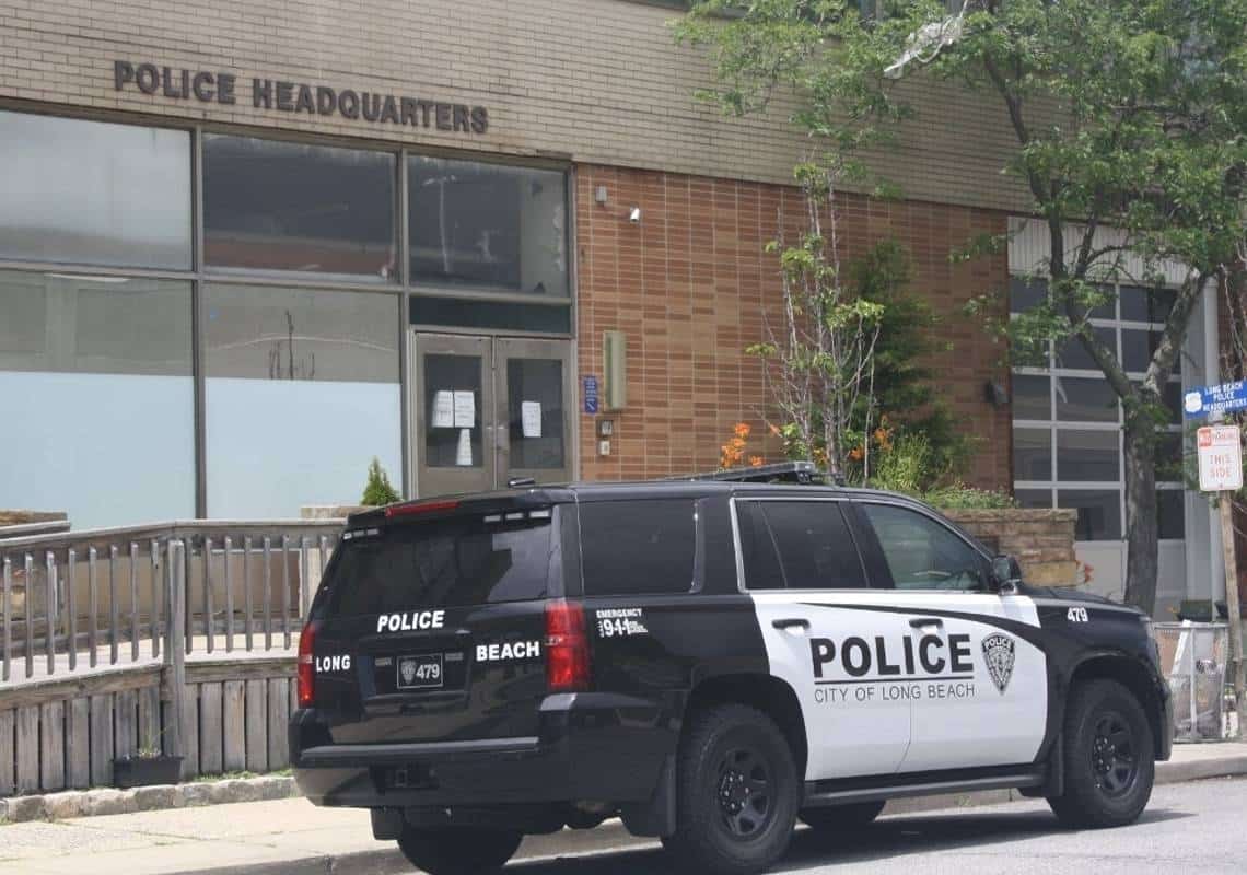 הלם בדרום קליפורניה: שוטר נעצר בחשד להפצת פורנוגרפיית ילדים