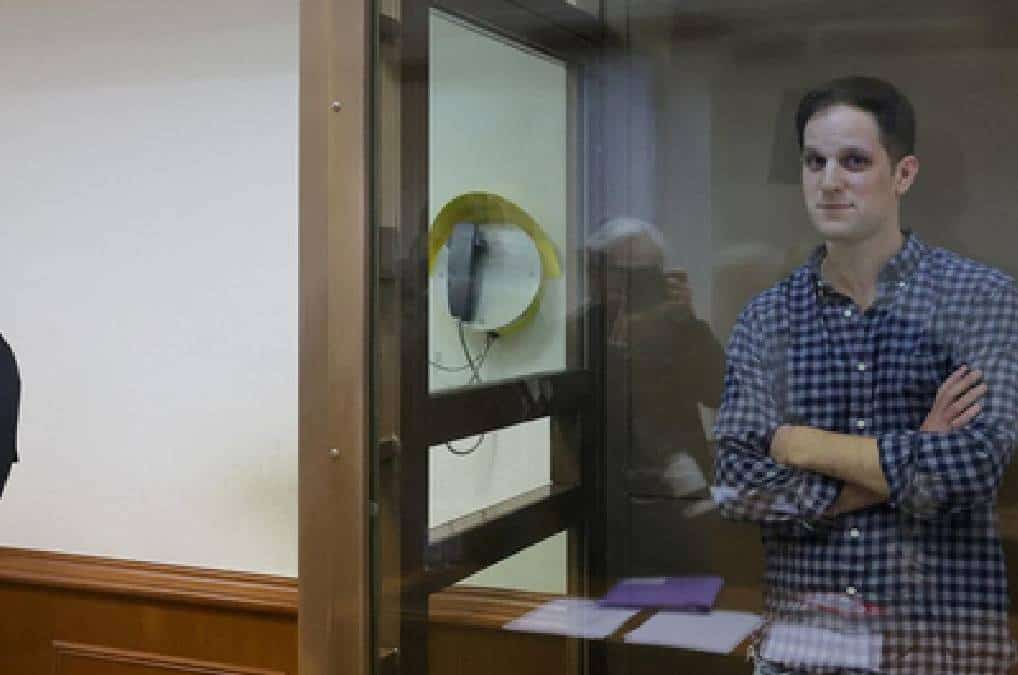 בית משפט סודי במוסקבה ממשיך לכלוא עיתונאי יהודי-אמריקאי בכיר בניגוד לחוק