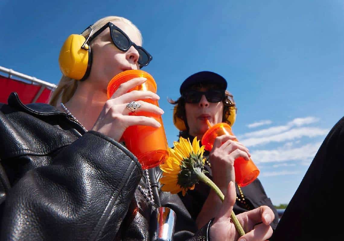  כוכבת ״גמביט המלכה״ חוגגת יום הולדת עם בן הזוג: ״יום הולדת שמח לנו בייבי״ 