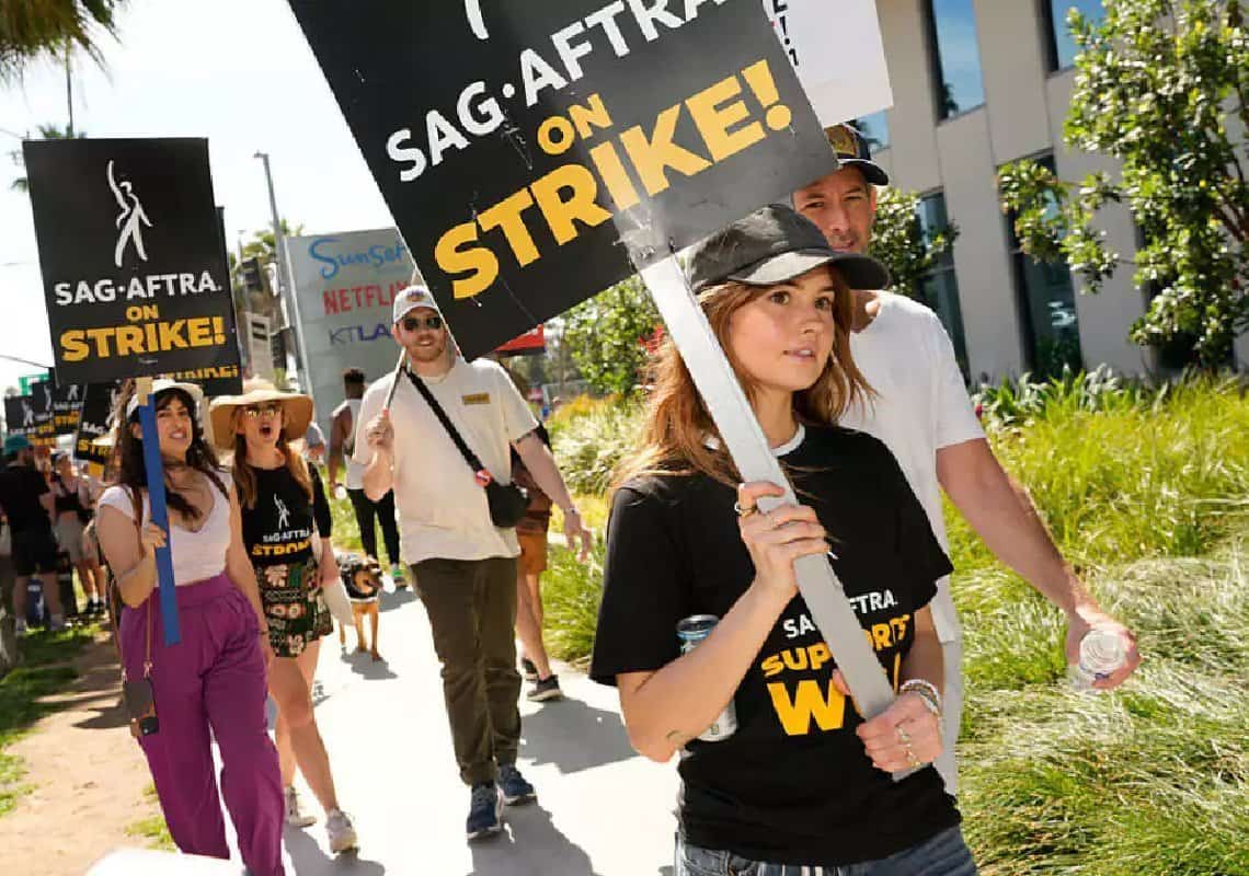 אחרי 146 ימים: הושג הסכם לסיום שביתת התסריטאים בהוליווד