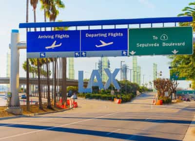 טראמפ מאיים על ערי המקלט: יבוטלו הטיסות הבינלאומיות לניו יורק, לוס אנג'לס וסן פרנסיסקו 