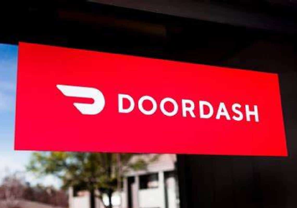 "ארוחה של פעם בחיים - בחינם": תקלה באפליקציית המשלוחים הפופולרית איפשרה ללקוחות להזמין אלכוהול ואוכל בלי כסף