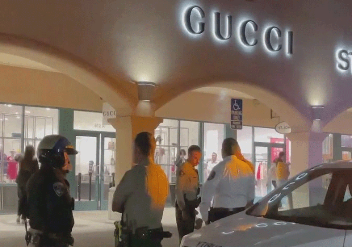 מתחם האאוטלט הפופולרי בקמריו נפל קורבן לתופעת הביזות המאורגנות: עשרות תיקים וארנקי גוצ'י נשדדו 