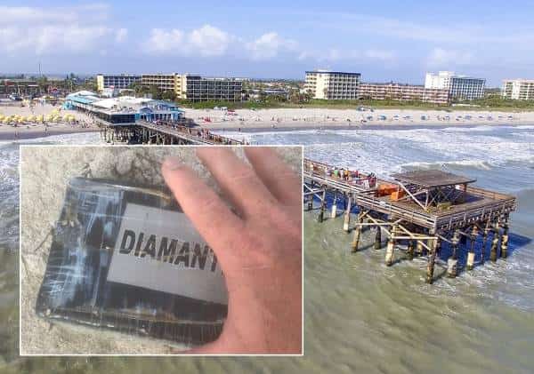 מחזה נדיר בקוקו ביץ': חבילות קוקאין נשטפו אל החוף במהלך סופת ההוריקן