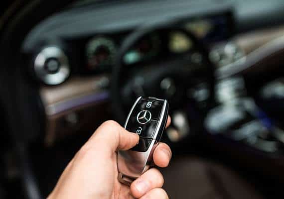 טעות קטנה של משרד הרישוי מנעה מבעל מרצדס למכור את הרכב במחיר מחירון