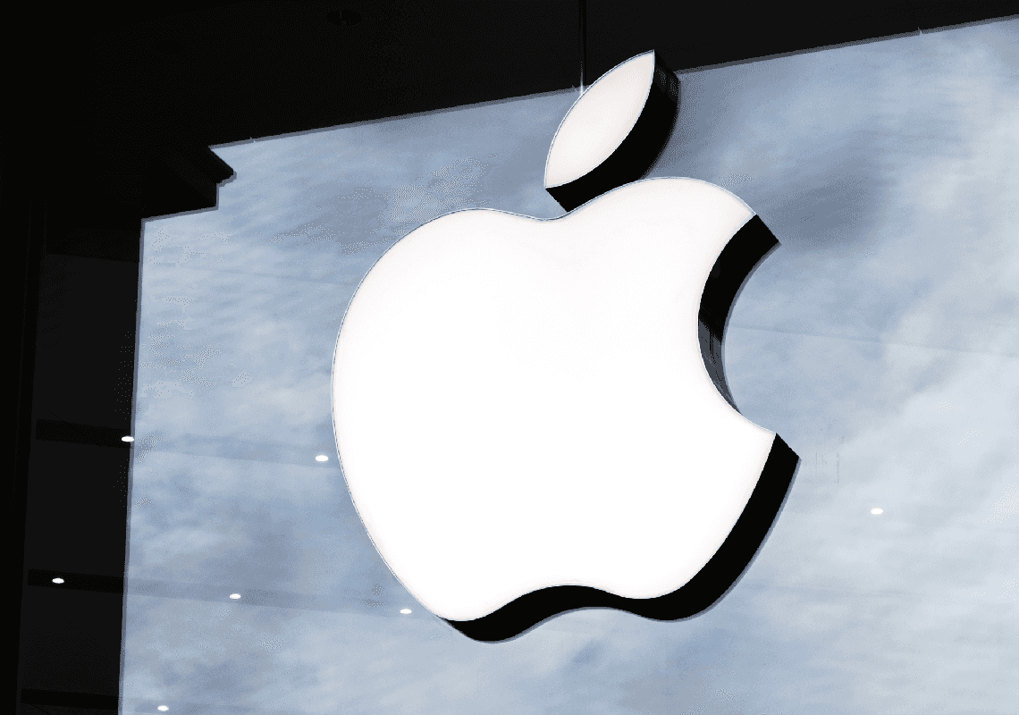 אפל תובעת חברת ריגול ישראלית: "רודפי בצע חסרי מוסר"