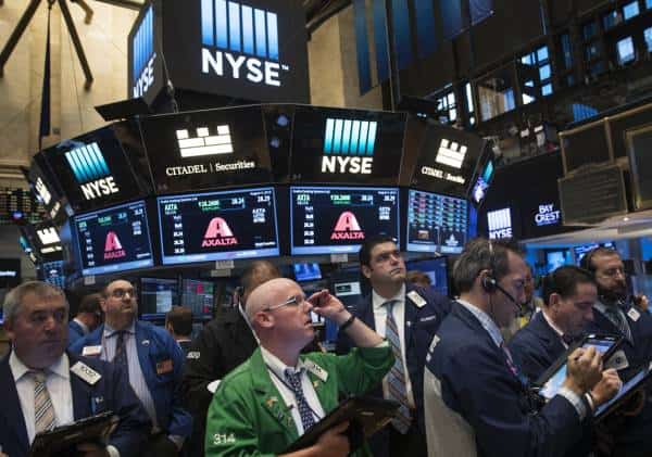 חשש כבד להאטה בכלכלה: המדדים צנחו, מניית אפל התרסקה