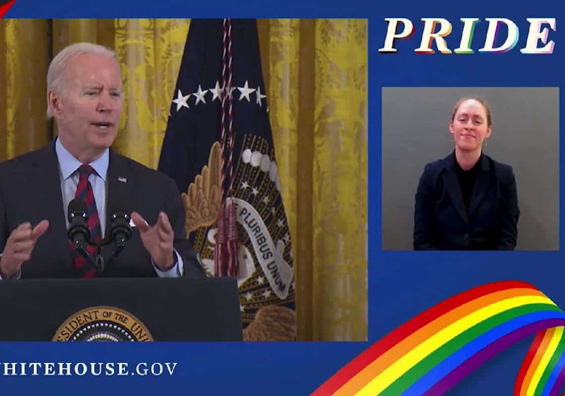 ג'ו ביידן גמגם כשניסה לבטא את ראשי תיבות LGBTQI+ בחגיגת הגאווה