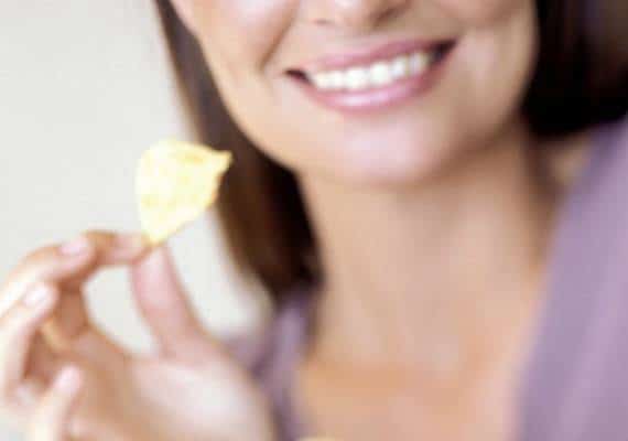 הכירו את היתרונות הבריאותיים שבצריכת חטיפי פלאנטיין צ'יפס, בהשוואה לצ'יפס מתפוחי אדמה