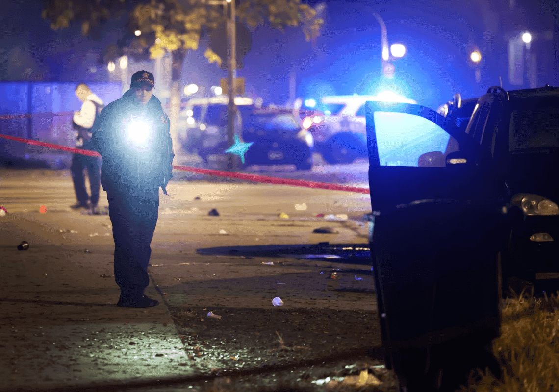 עשרות פצועים והרוג אחד בשני אירועי ירי שונים בשיקגו ובקנזס סיטי