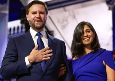 דבר כזה לא קרה מאז המאה ה-19: אשתו של סגן הנשיא בהיריון