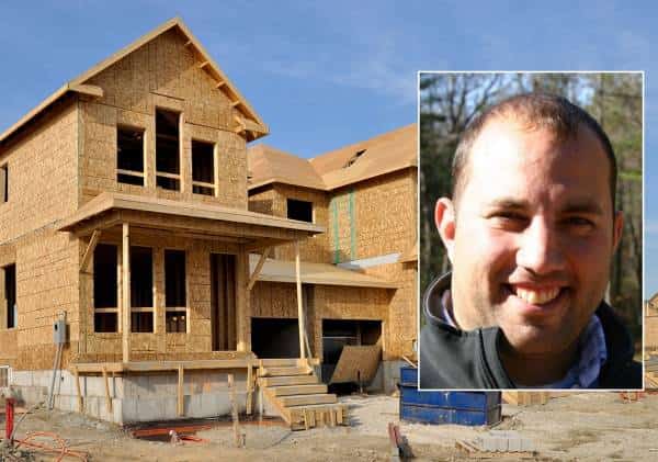 הלקוחות שילמו לו מאות אלפי דולרים עבור בית החלומות: הם רק לא ידעו שלבעל חברת הבנייה מניו יורק יש תוכניות אחרות