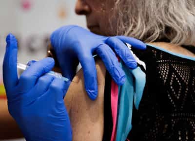 הכל פוליטי: מחקר גילה כי חיסוני הקורונה יעילים - אבל זה לא התאים למדיניות שר הבריאות והדו"ח נגנז