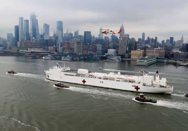 סימן לאופטימיות בניו יורק: אוניית בית חולים תסיים את משימתה בעיר