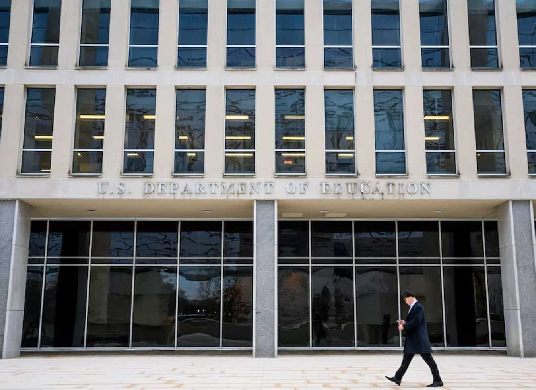 "טראמפ מתכנן לפרק את משרד החינוך האמריקני: 'נחזיר את הכוח למדינות'"