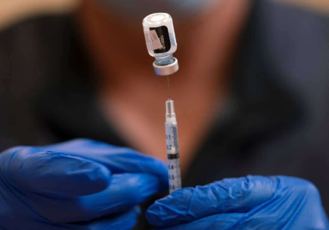 "בוסטרים של קוביד גורמים ל"נזק נטו" בקרב צעירים"