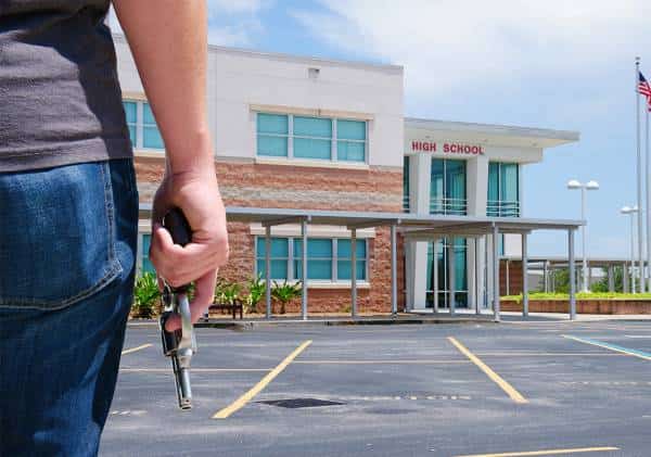 כשהוא רק בן 14: תיכנן לבצע אירועי ירי המוניים בבתי ספר בקליפורניה