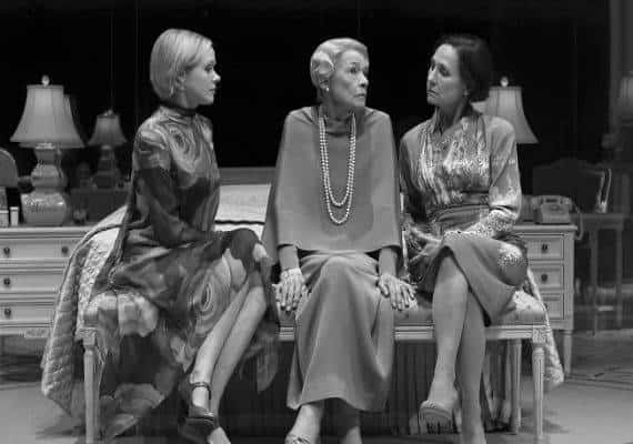 ברודווי: אחרי 23 שנה בפרלמנט הבריטי שבה גלנדה ג'קסון לבמה ומככבת במחזה "שלוש נשים גבוהות" 