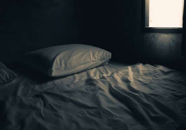 סיוט לילי בלוס אנג'לס: גבר פרץ דרך חדר הילדים בבית בוואלי ותקף מינית את אם המשפחה במיטתה בזמן שישנה לצד בעלה