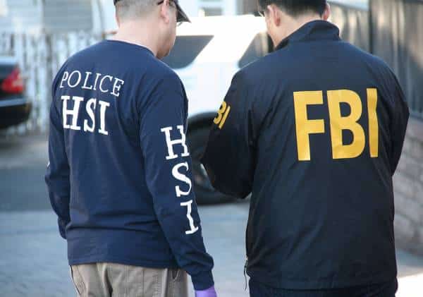 פדופיל בוואלי לוס אנג'לס: כוחות ההגירה לכדו מפיץ פורנוגרפיית ילדים בסמוך לוודלנד הילס‎