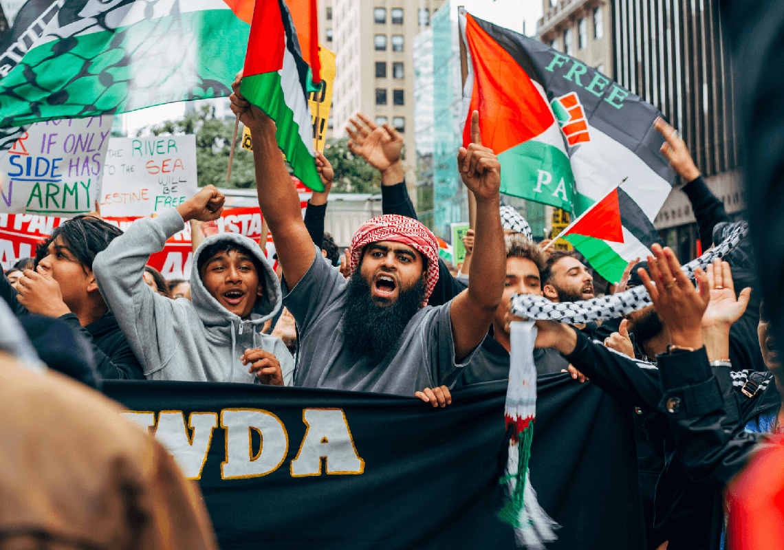 מהלך ראשון של טראמפ נגד זרים בארה"ב אשר תומכים בטרור