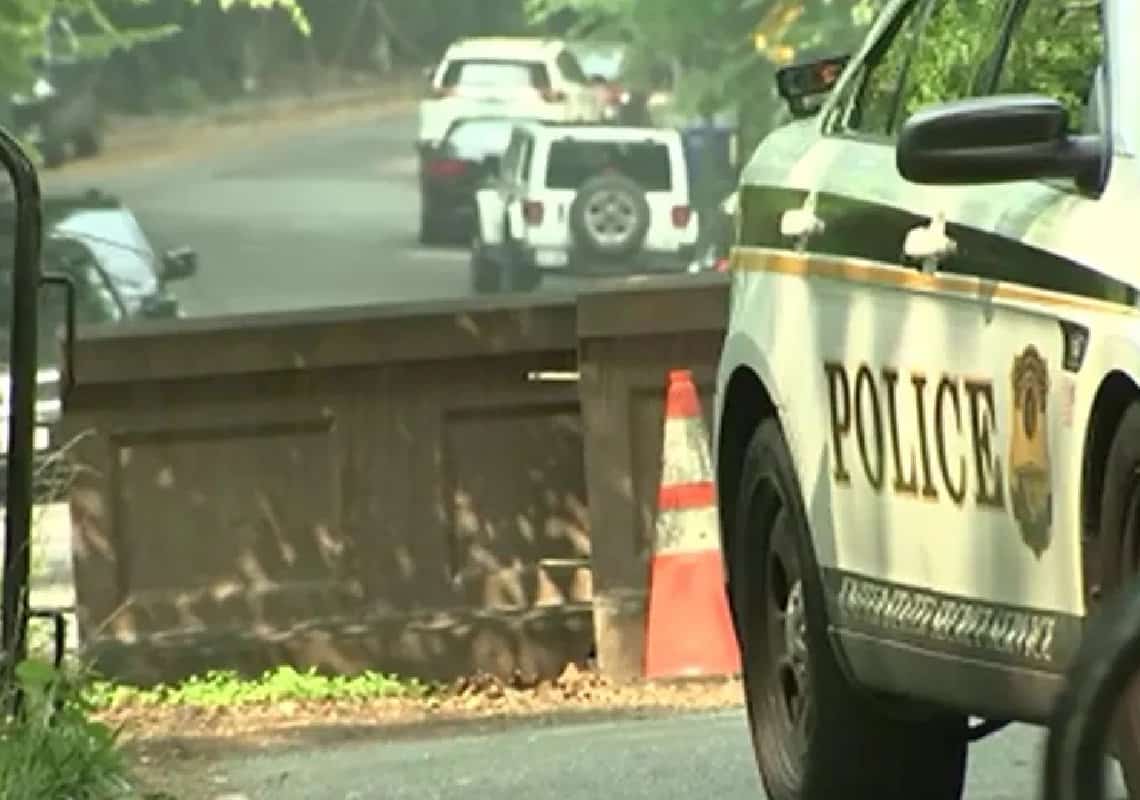 עם מצ'טה ושני אקדחים: אחד ממתפרעי הקפיטול נעצר בסמוך לביתו של הנשיא לשעבר אובמה