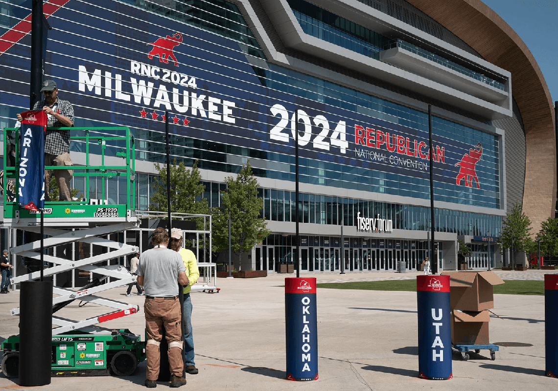 עם מסכת סקי ורובה AK-47: שתי תקריות ביטחוניות מחוץ לוועידה הרפובליקנית