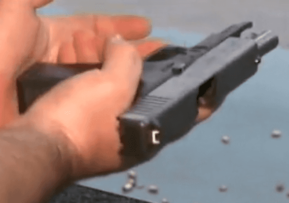 פלורידה: מרצים בשתי אוניברסיטאות יכולים לשאת נשק ברחבי הקמפוס כחלק מתכנית של השריף המקומי