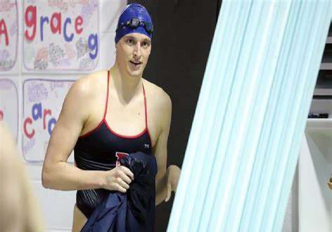 "היא עברה מהמקום ה-462 כגבר, למקום ה-1 כנקבה": שחייניות מבקשות לפסול השחיינית הטראנסג'נדרית