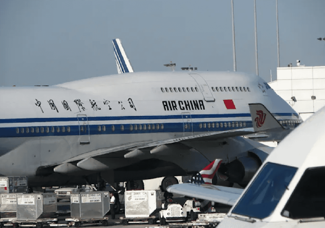 המשרד לביטחון המולדת חושד: עובדי חברת תעופה סינית מרגלים אחר ארה"ב