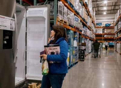 הלם המחירים הגדול: מכסי טראמפ מגיעים לחנויות