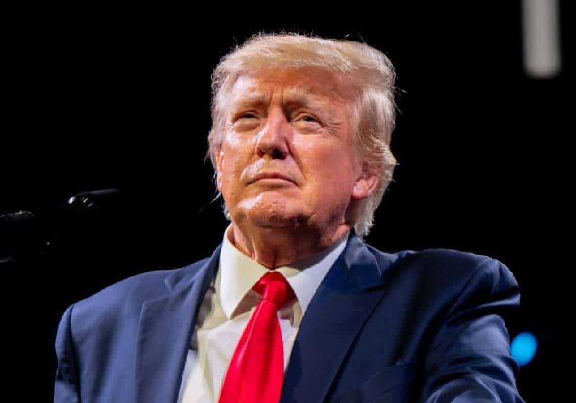 דרמה בארה"ב: השופט הורה למשרד המשפטים לשחרר את תצהיר העדות שהוביל לפשיטת ה-FBI על ביתו של טראמפ