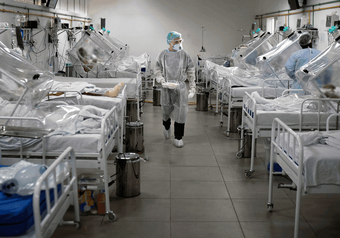 ארה"ב חצתה את 900,000 מקרי המוות מקורונה