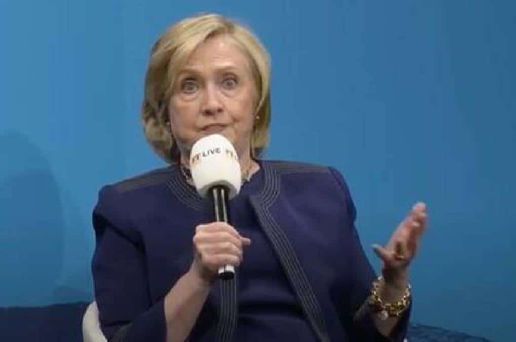 כאילו לא עברו 7 שנים: הילרי ממשיכה להתלונן כי "גנבו לה את הבחירות"