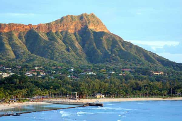 אז מה אם אתם בחופשה: הוואי תעיר אתכם בשעה 7 בבוקר לריצה בנופים מרהיבים