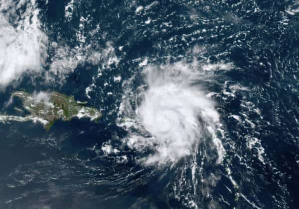 "דוריאן" יתחזק לפני שיגיע לפלורידה, מושל המדינה הכריז על מצב חירום