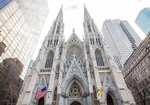 3 ימים אחרי נוטרדאם: נעצר בקתדרלה של ניו יורק עם 2 פחי בנזין